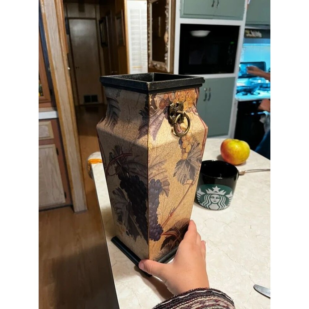 Wooden decoupage vase